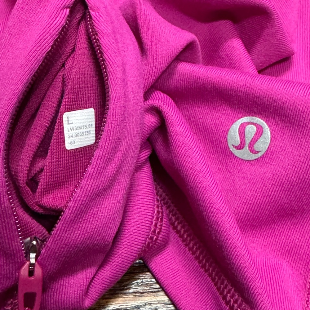 Lululemon Its Rulu Long-Sleeve Shirt *Updated
Ripened Raspberry L - Picture 8 of 8